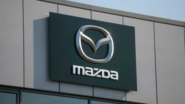 Mazda останавливает заводы в Японии